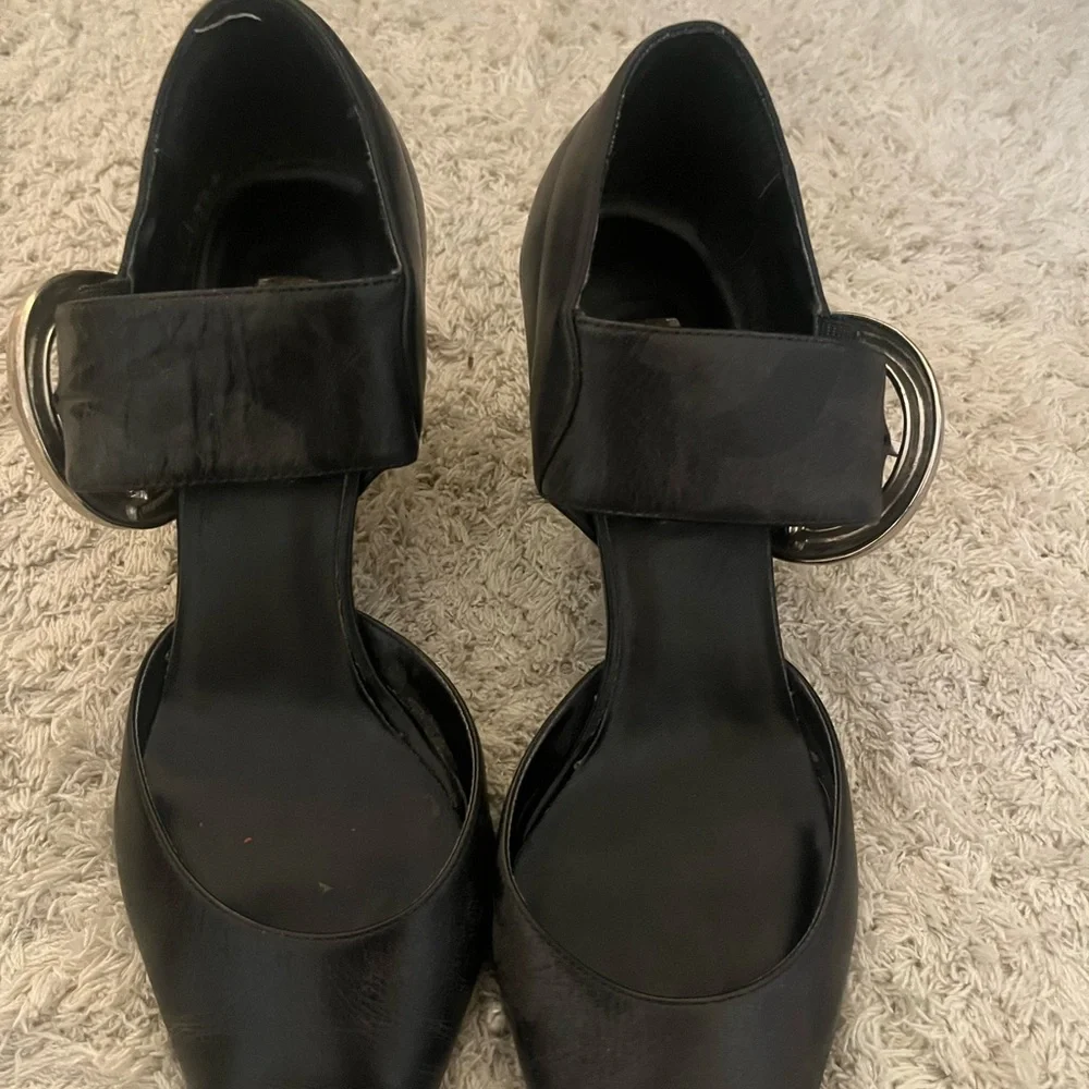Nine West Women’s Black Strappy Kitten Heels with Silver Buckles Sz 8.5 - Picture 3 of 5